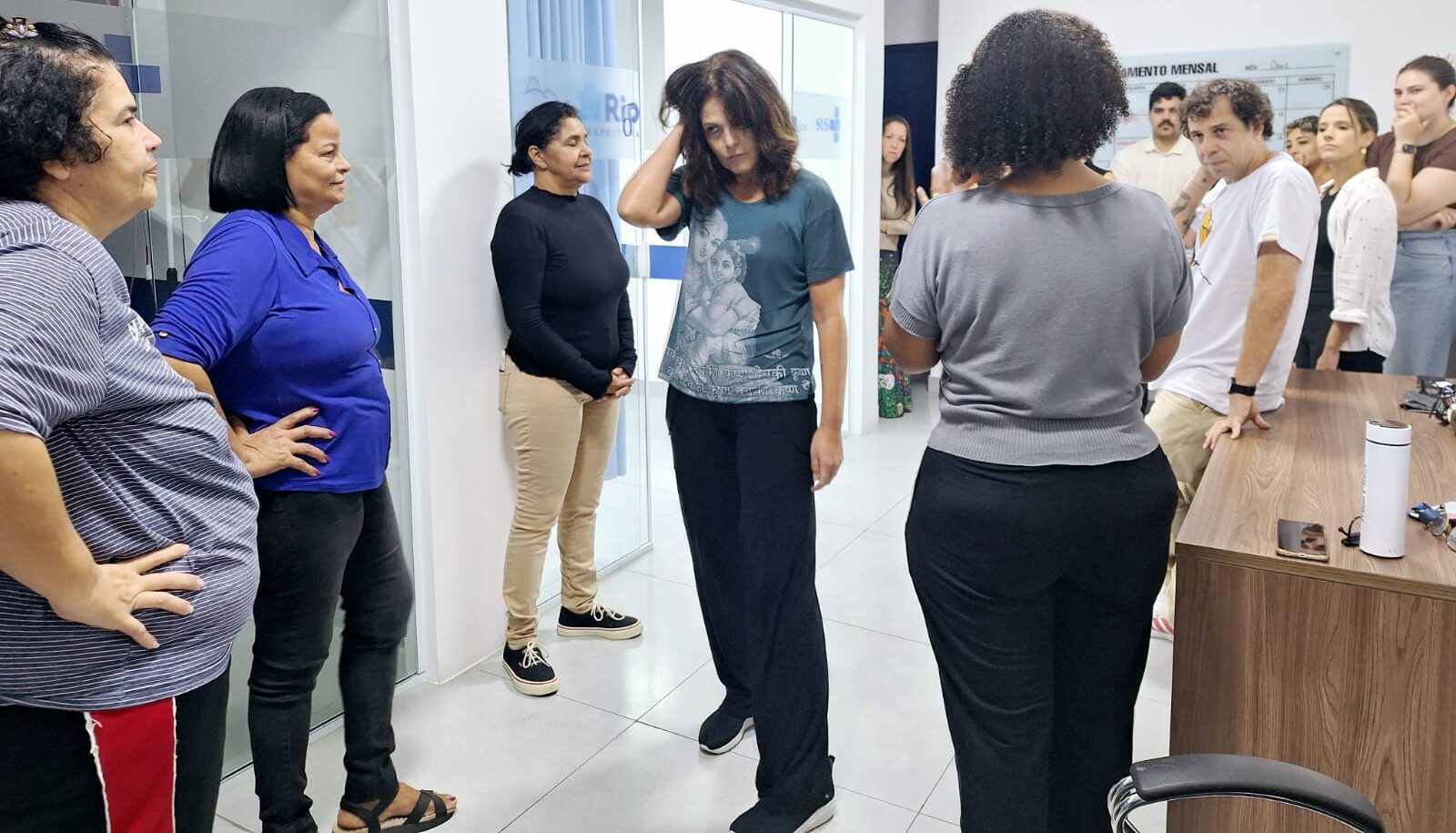 Treinamento em contenção mecânica de pacientes é realizado no IMPP