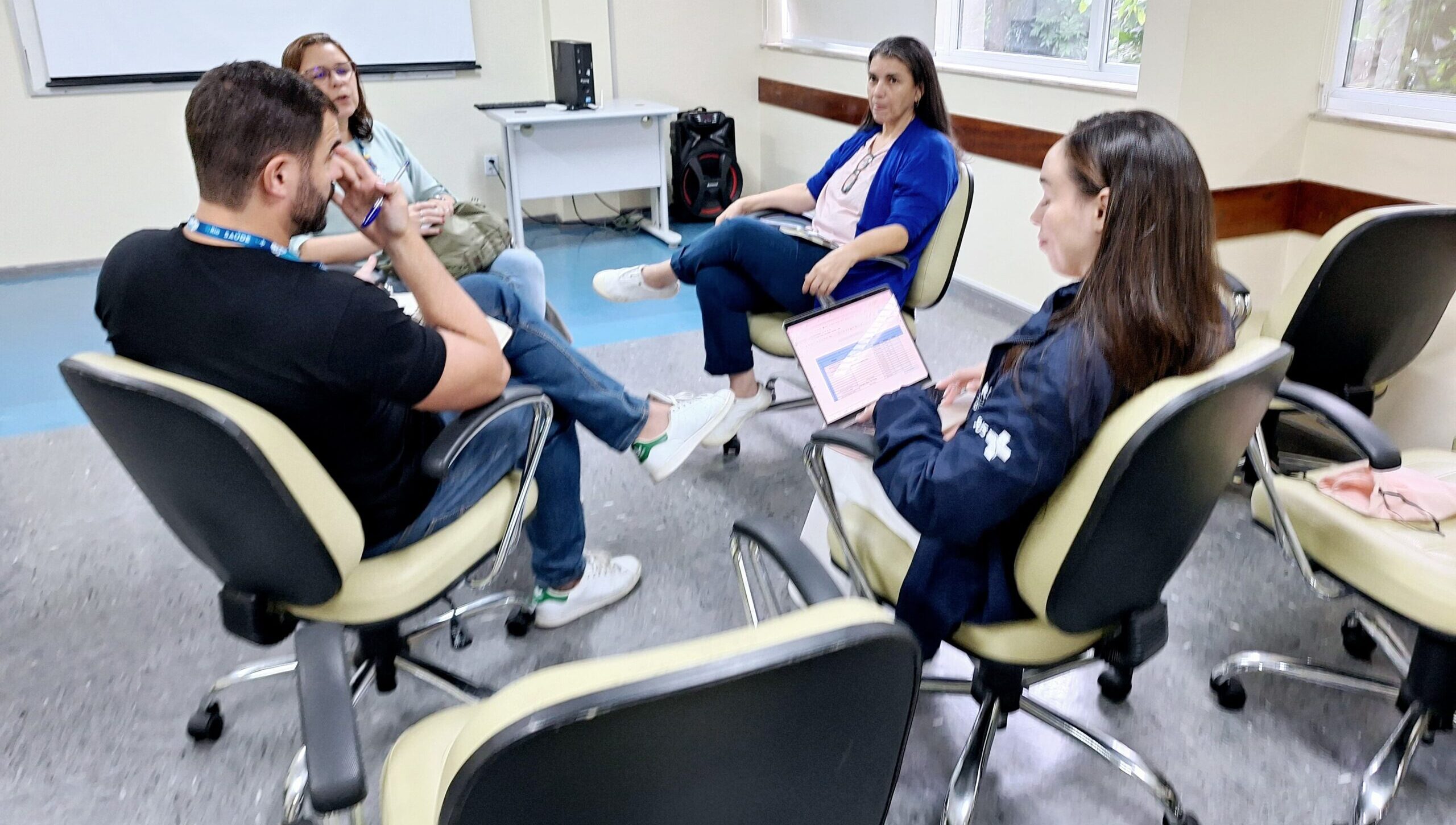 Reunião de Gerência de HIV sobre Condições Crônicas Transmissíveis