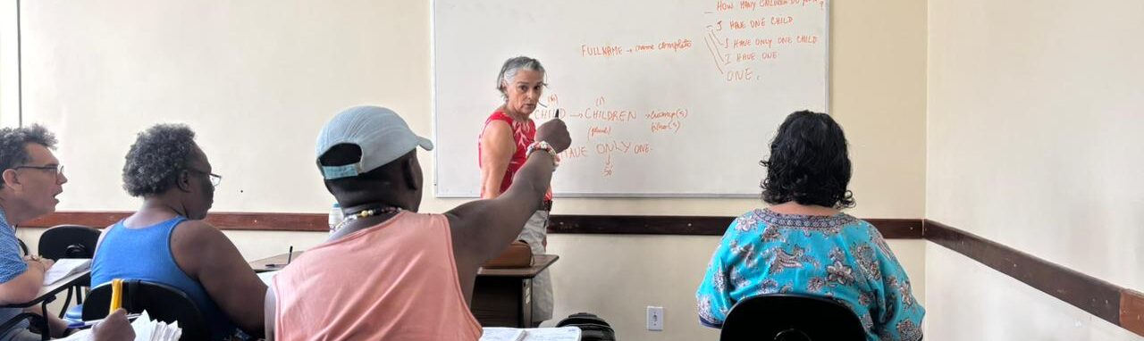 Aula de idiomas no IMPP